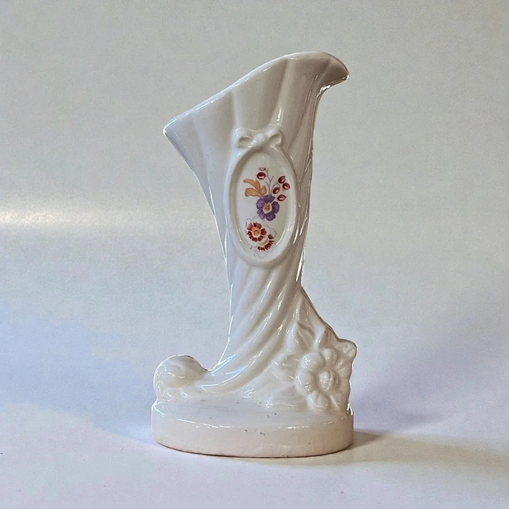 Vintage White Ceramic Cornucopia Bud Vase‎ Floral Cottagecore Romantic Decor